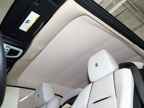 Used 2018 Rolls-Royce Dawn RWD image 22