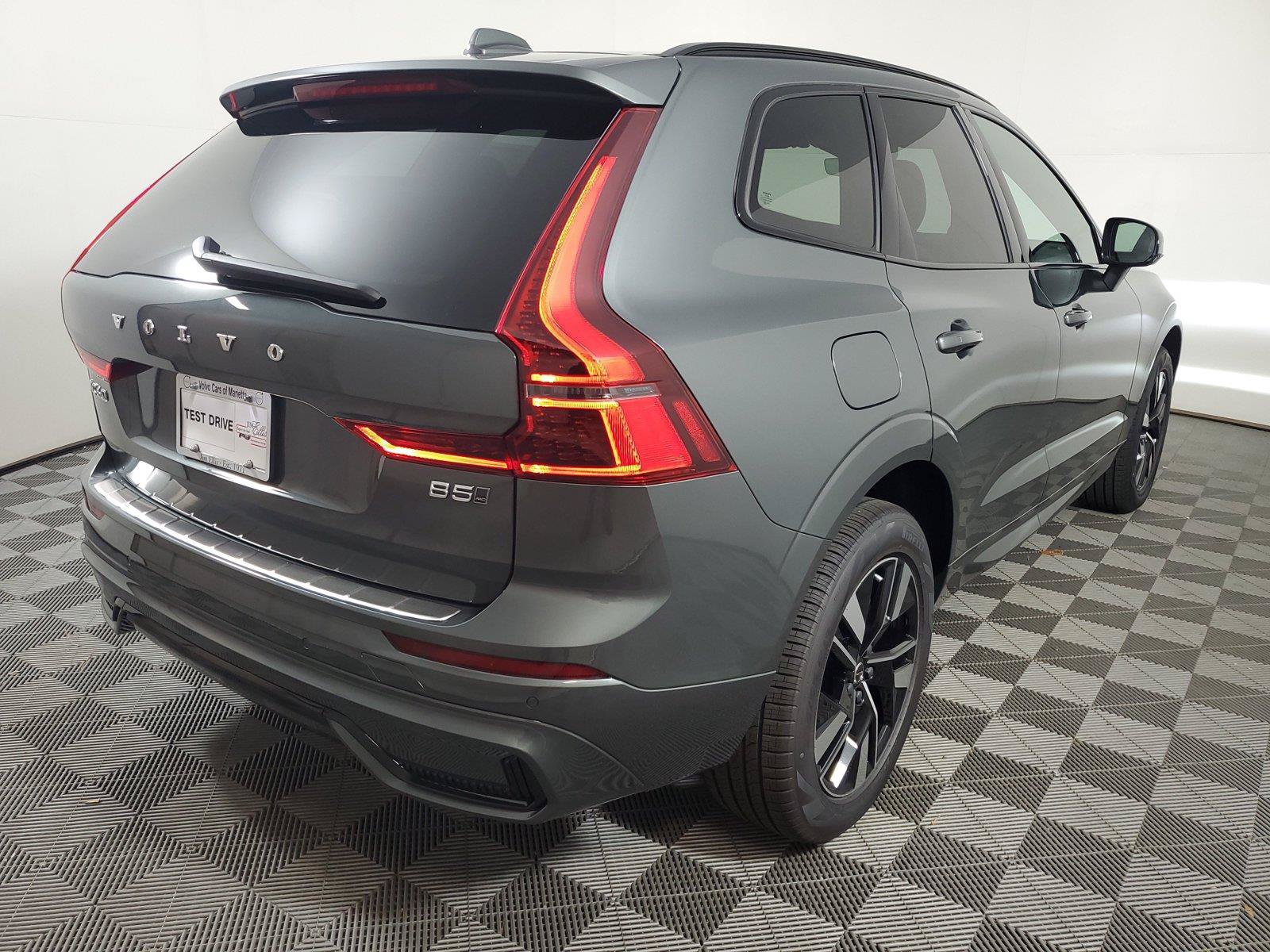 New 2027 Volvo XC60 B5 Core AWD/4WD image 6