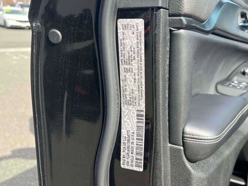 Used 2025 Jeep Grand Cherokee L Altitude image 9