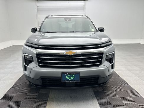Certified 2025 Chevrolet Traverse LT w/ Sun and Wheel Package AWD/4WD image 5