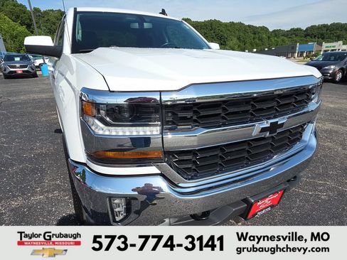 Used 2018 Chevrolet Silverado 1500 LT w/ All Star Edition AWD/4WD image 12