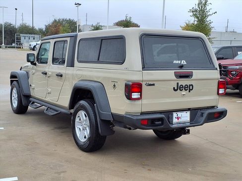 Used 2020 Jeep Gladiator Sport w/ Quick Order Package 24S image 2