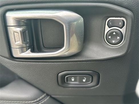 Used 2022 Jeep Wrangler Unlimited Sahara w/ Cold Weather Group image 14