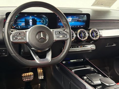 Used 2022 Mercedes-Benz GLB 35 AMG 4MATIC image 38