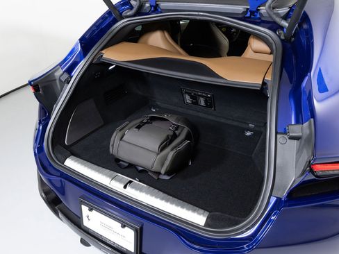 Used 2024 Ferrari Purosangue image 17