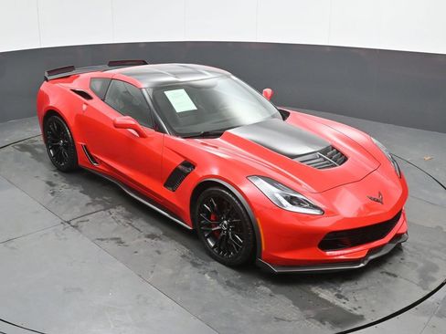 Used 2015 Chevrolet Corvette Z06 w/ 3LZ Preferred Equipment Group image 30