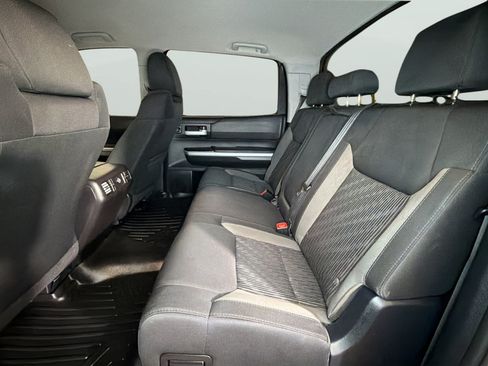 Used 2015 Toyota Tundra SR5 w/ SR5 Upgrade Package AWD/4WD image 32