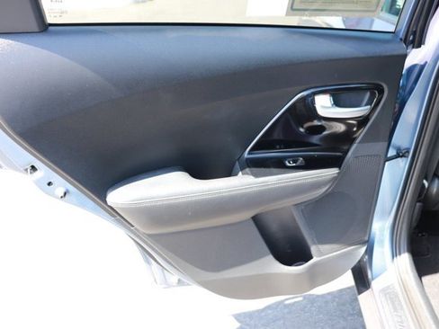 Used 2022 Kia Niro EX Premium FWD image 13