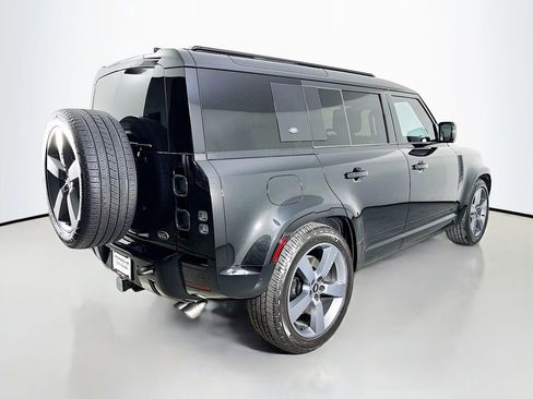 Used 2023 Land Rover Defender 110 V8 image 9