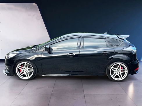 Used 2016 Ford Focus ST image 2