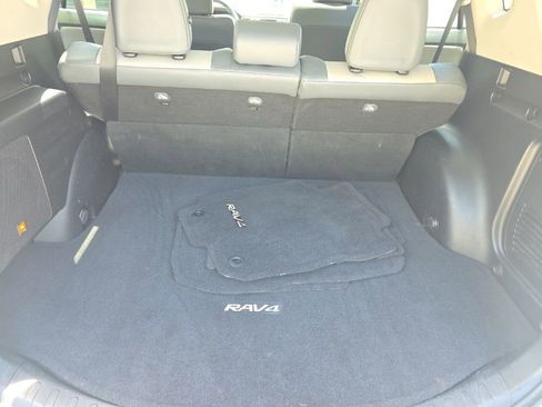Used 2014 Toyota RAV4 Limited w/ Technology Package AWD/4WD image 21