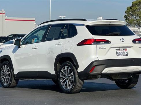 Certified 2022 Toyota Corolla Cross XLE w/ Convenience Package image 7