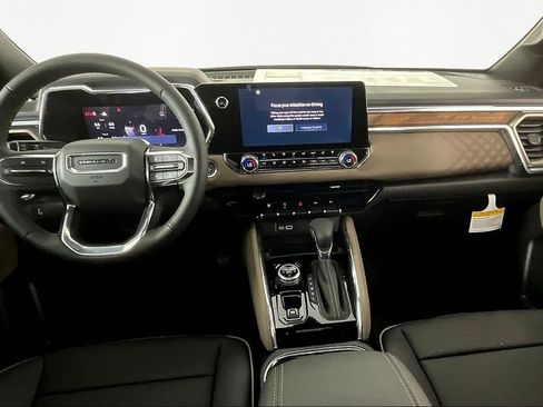 New 2026 GMC Canyon Denali image 6