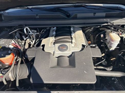 Used 2019 Cadillac Escalade ESV Platinum image 34