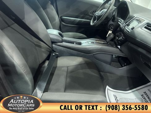 Used 2020 Honda HR-V LX image 13