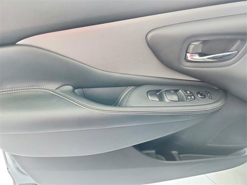Used 2024 Nissan Murano SV w/ SV Midnight Edition Package image 34