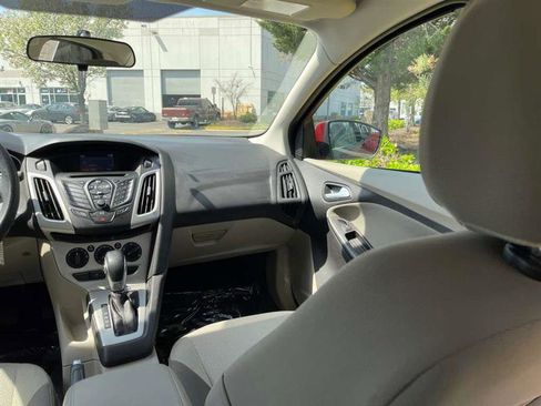 Used 2014 Ford Focus SE image 56