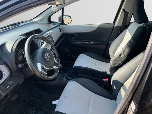 Used 2012 Toyota Yaris LE FWD image 9