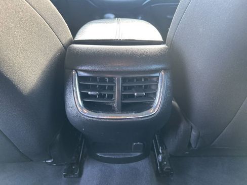 Used 2022 Chevrolet Malibu LT image 31