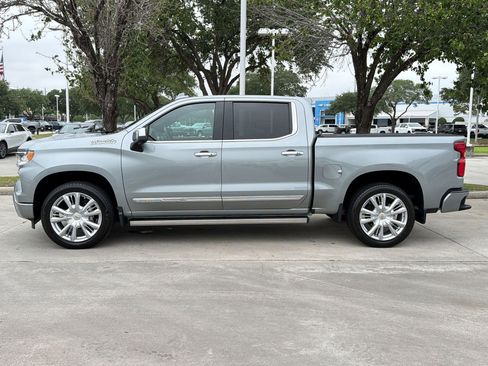 Certified 2025 Chevrolet Silverado 1500 High Country AWD/4WD image 2
