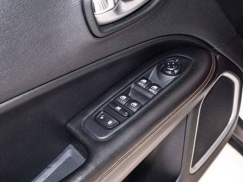 Used 2019 Jeep Compass Limited AWD/4WD image 10