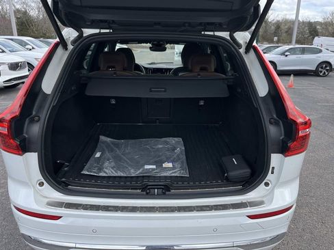 Used 2023 Volvo XC60 B5 Plus w/ Protection Package Premier image 12
