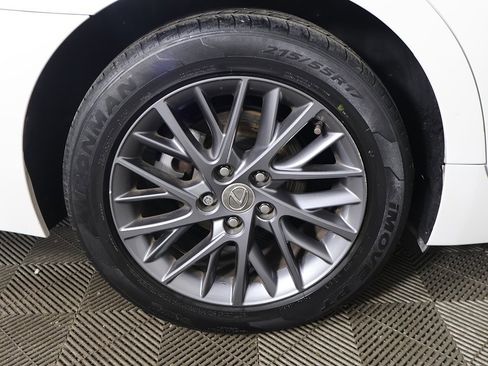 Used 2018 Lexus ES 350 w/ Ultra Luxury Package image 23