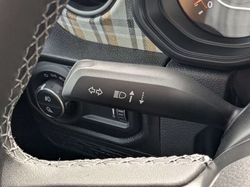 New 2026 Jeep Gladiator Sport AWD/4WD image 25