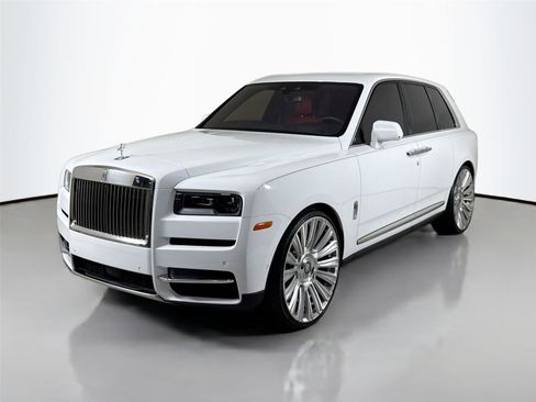 Used 2024 Rolls-Royce Cullinan image 11