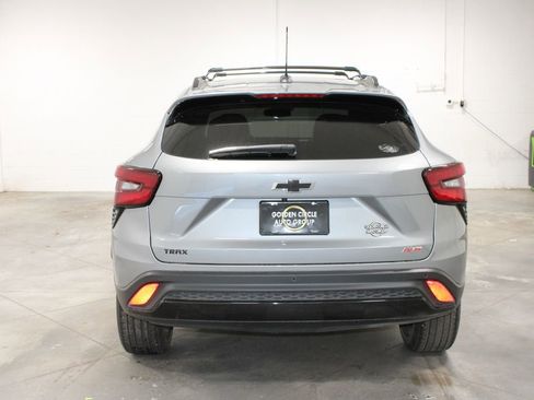 Used 2025 Chevrolet Trax RS w/ Driver Confidence Package FWD image 8