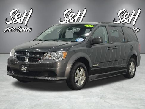 Used 2012 Dodge Grand Caravan SXT FWD image 14
