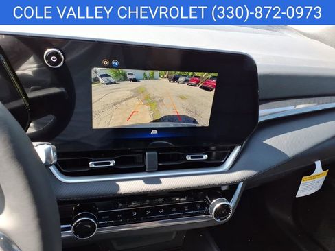 New 2026 Chevrolet Equinox LT w/ Convenience Package II FWD image 8