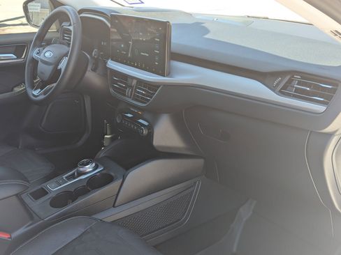 Used 2023 Ford Escape Platinum w/ Premium Technology Package image 29