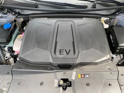 Used 2026 Hyundai Ioniq 5 SE image 28