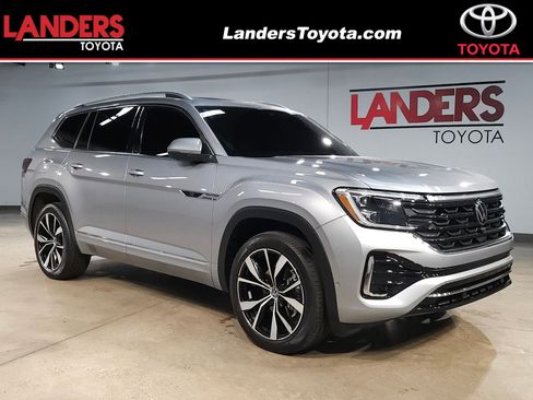 Used 2024 Volkswagen Atlas SEL Premium R-Line AWD/4WD image 1