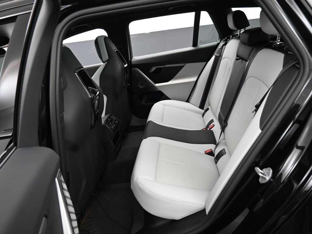 Used 2025 BMW M5 Touring AWD/4WD image 27