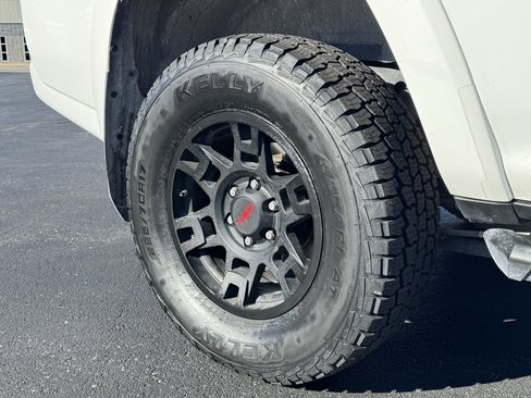 Used 2021 Toyota 4Runner Venture image 25