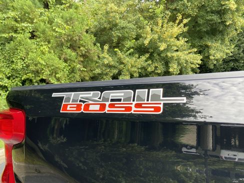 Used 2023 Chevrolet Silverado 1500 Custom Trail Boss AWD/4WD image 16