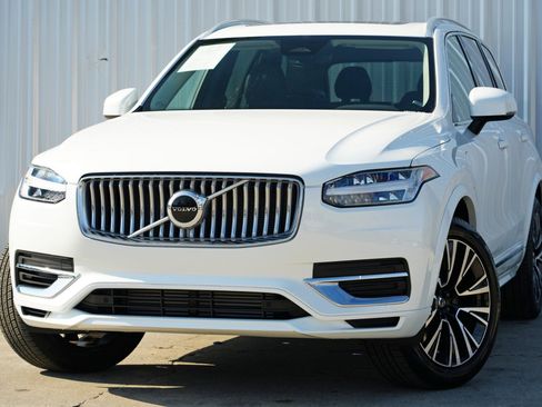 Used 2024 Volvo XC90 T8 Core w/ Protection Package Premier image 3