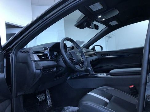 Used 2025 Toyota Camry SE image 11