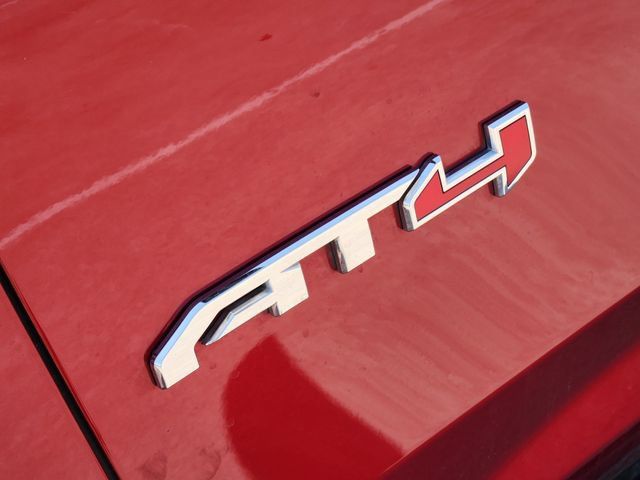 Used 2024 GMC Yukon AT4 w/ Technology Package AWD/4WD image 12