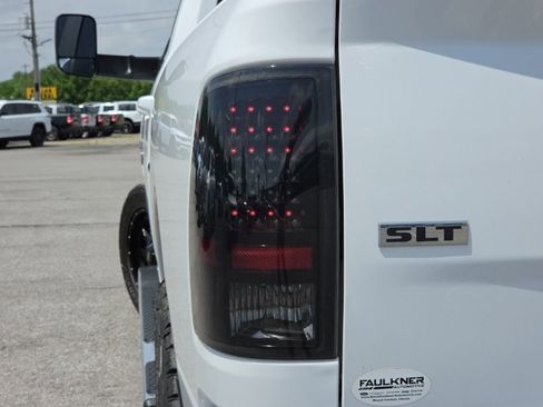 Used 2020 RAM 1500 Classic SLT AWD/4WD image 13