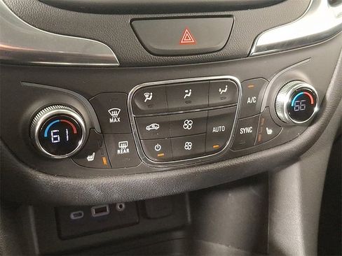 Used 2021 Chevrolet Equinox LT image 16