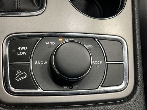 Used 2020 Jeep Grand Cherokee Limited w/ Luxury Group II AWD/4WD image 33