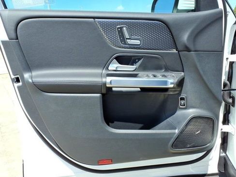 New 2026 Mercedes-Benz GLB 250 image 12