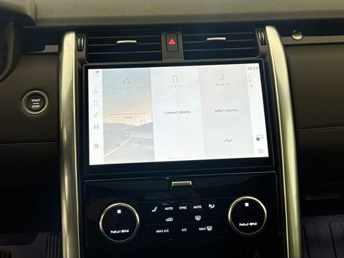 New 2026 Land Rover Discovery S AWD/4WD image 15