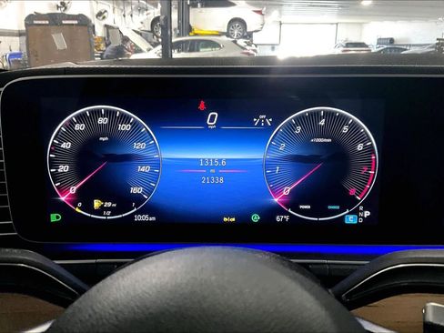 Used 2024 Mercedes-Benz GLS 450 4MATIC image 26
