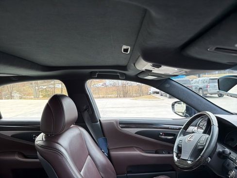 Used 2017 Lexus LS 460 AWD image 27