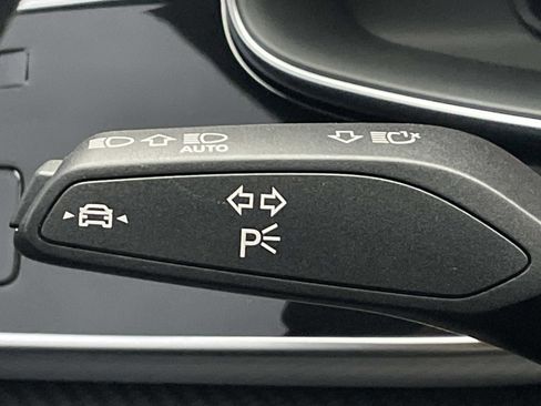 Certified 2025 Audi RS Q8 performance image 26