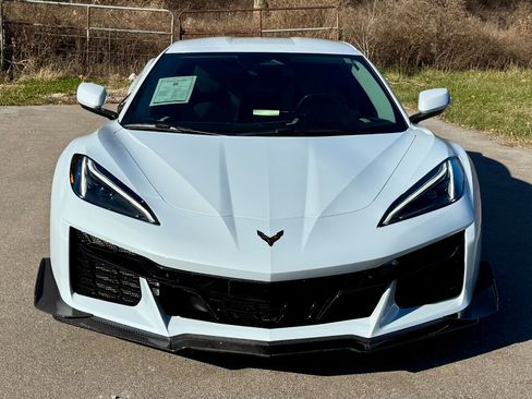 Used 2024 Chevrolet Corvette Z06 RWD image 5